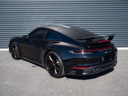 2021 Porsche 911 Carrera