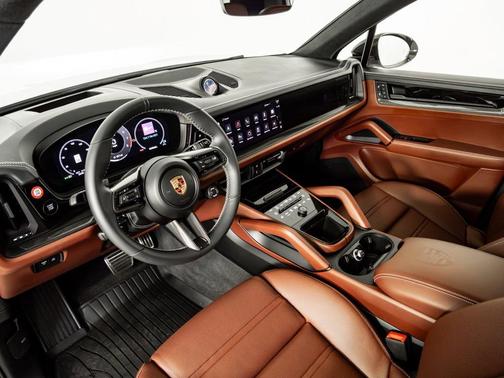 2025 Porsche Cayenne GTS