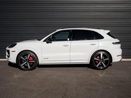2025 Porsche Cayenne GTS