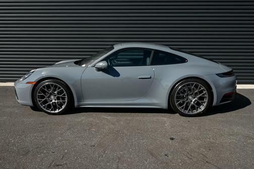 2024 Porsche 911 Carrera