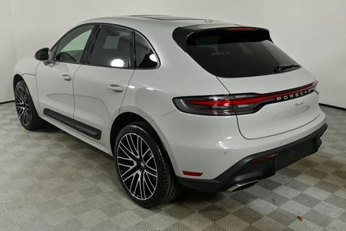 2025 Porsche Macan Base