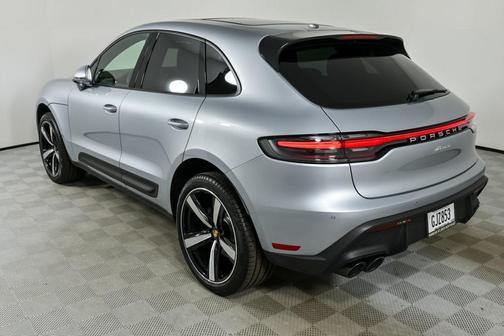 2025 Porsche Macan 