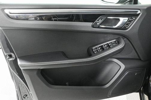 2024 Porsche Macan T