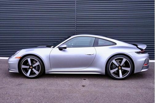 2025 Porsche 911 Carrera