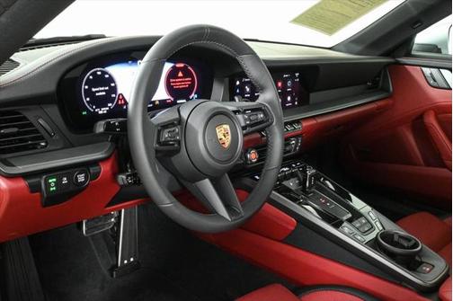 2025 Porsche 911 Carrera