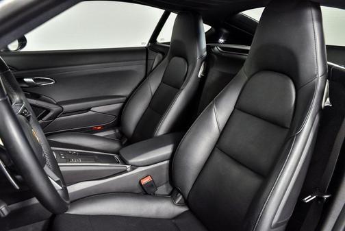 2018 Porsche 718 Cayman Base