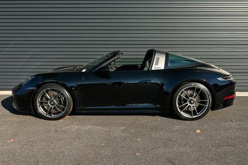2024 Porsche 911 Targa