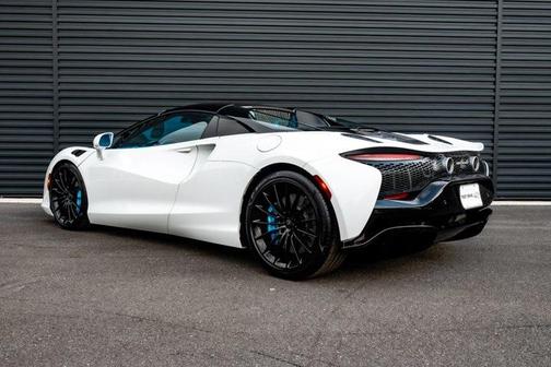 2025 McLaren Artura TechLux