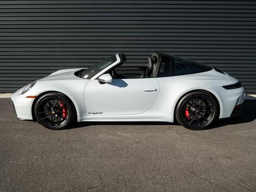 2026 Porsche 911 Targa 4 GTS