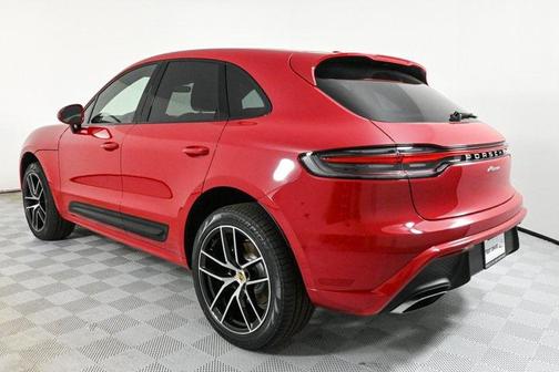 2025 Porsche Macan Base