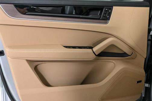 2025 Porsche Cayenne S