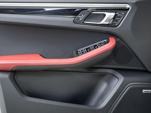 2023 Porsche Macan T
