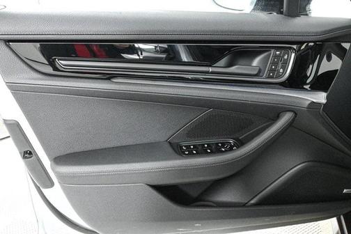 2025 Porsche Panamera E-Hybrid 4
