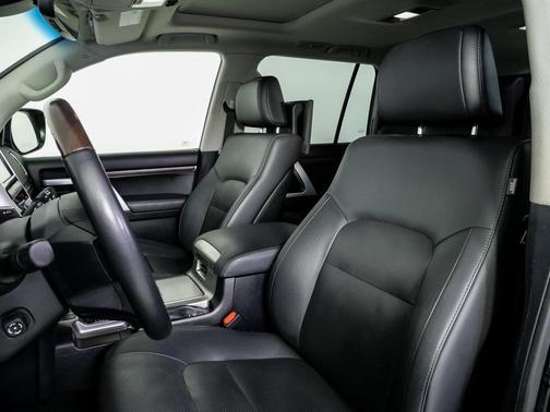 2021 Toyota Land Cruiser Base