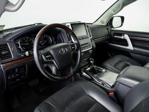 2021 Toyota Land Cruiser Base