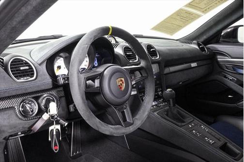 2025 Porsche 718 Cayman GT4 RS
