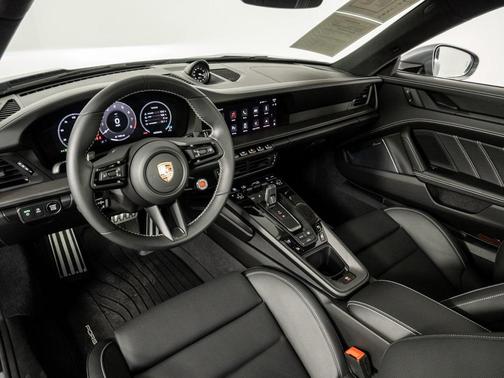 2025 Porsche 911 Carrera