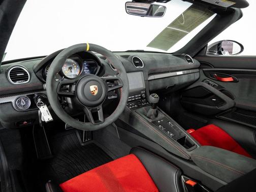 2025 Porsche 718 Spyder RS