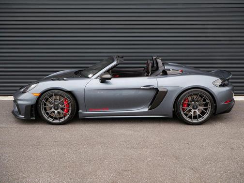 2025 Porsche 718 Spyder RS