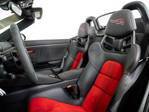 2025 Porsche 718 Spyder RS