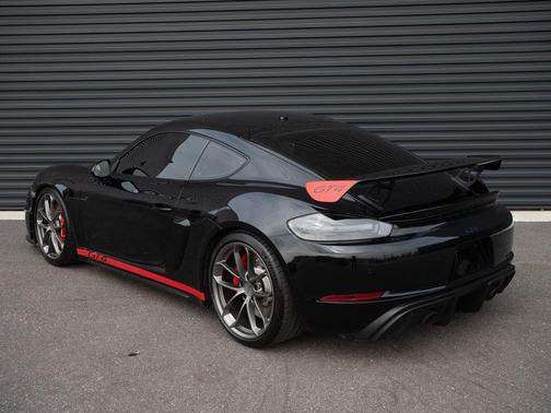 2021 Porsche 718 Cayman GT4