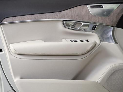 2021 Volvo XC90 T6 Inscription