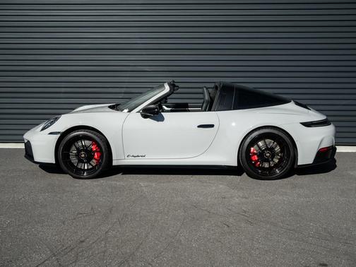 2026 Porsche 911 Targa 4 GTS