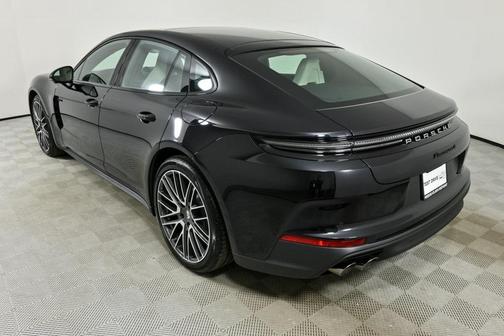 2026 Porsche Panamera 4 E-Hybrid