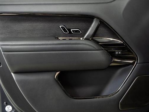 2023 Land Rover Range Rover SV