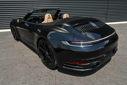 2024 Porsche 911 Carrera 4S Cabriolet