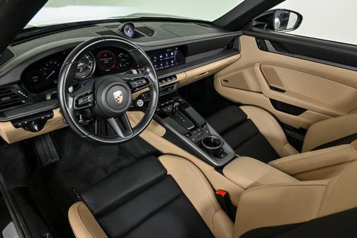 2024 Porsche 911 Carrera 4S Cabriolet