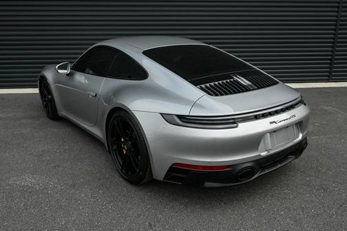 2024 Porsche 911 Carrera GTS