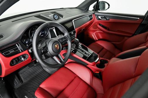 2025 Porsche Macan GTS