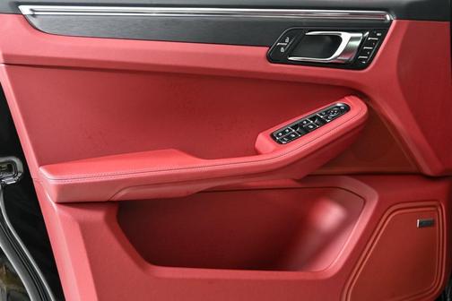 2025 Porsche Macan GTS