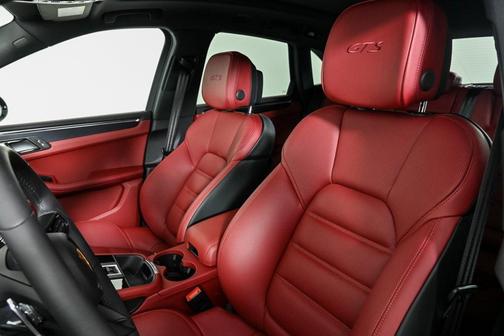 2025 Porsche Macan GTS