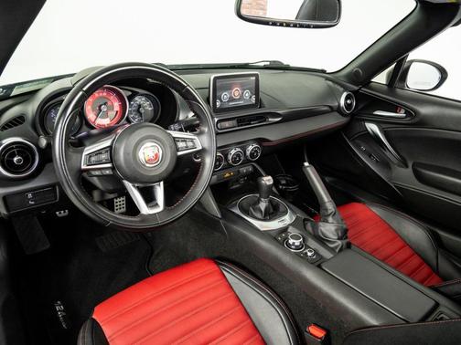 2018 FIAT 124 Spider Base