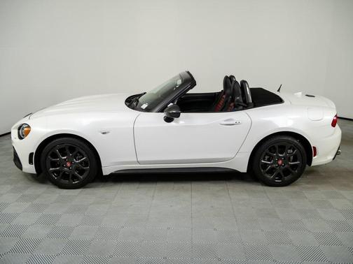 2018 FIAT 124 Spider Base