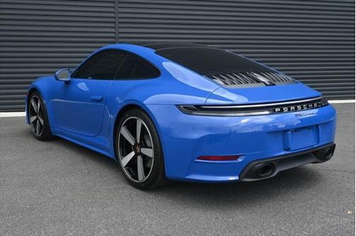 2025 Porsche 911 Carrera