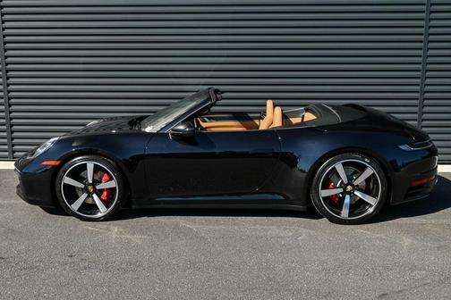 2024 Porsche 911 Carrera 4S Cabriolet