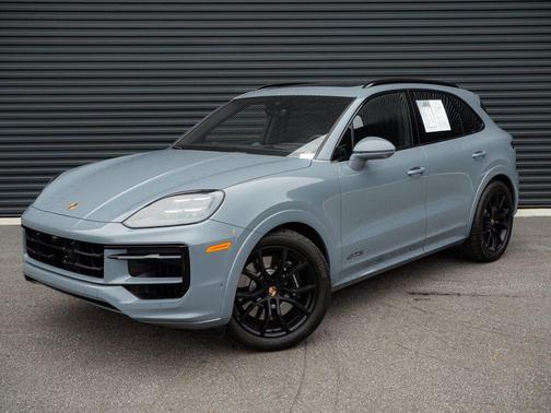 2025 Porsche Cayenne GTS