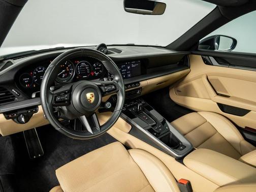 2021 Porsche 911 Carrera