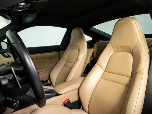 2021 Porsche 911 Carrera