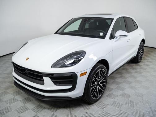 2025 Porsche Macan Base