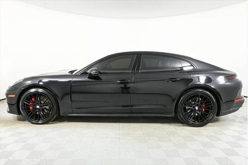 2024 Porsche Panamera 4