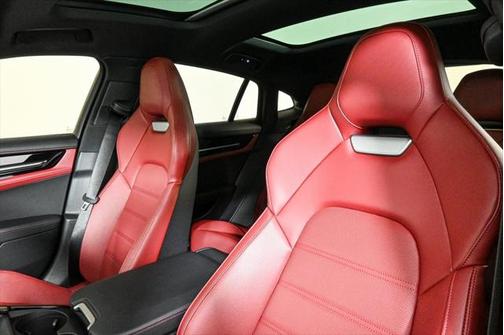 2024 Porsche Panamera 4