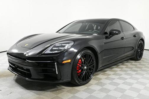 2024 Porsche Panamera 4