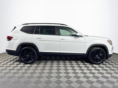 2025 Volkswagen Atlas 2.0T SE w/Technology 4MOTION