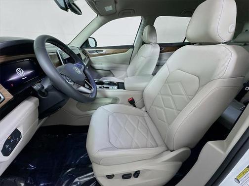 2025 Volkswagen Atlas 2.0T SE w/Technology 4MOTION