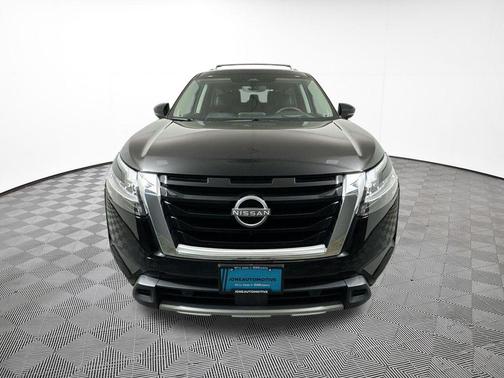 Super Black 2024 Nissan Pathfinder Platinum 4WD