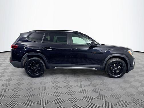 Deep Black Pearl 2026 Volkswagen Atlas Peak Edition